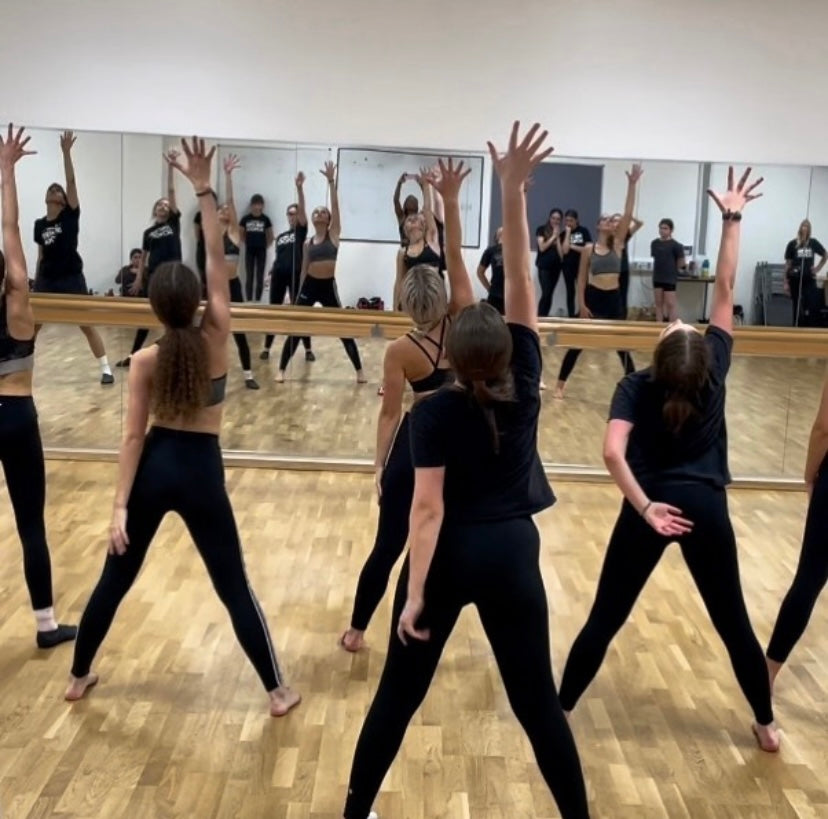 Hip Hop (Saturday) 10:00-11:00am